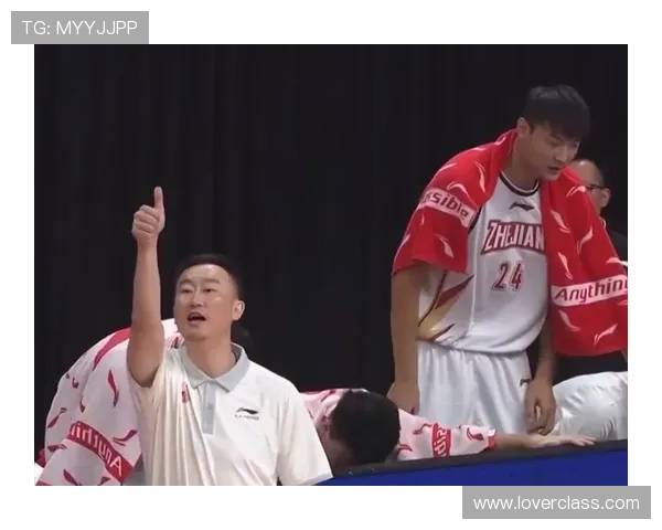 李弘权领衔上海32分大胜山西 连胜11场登顶